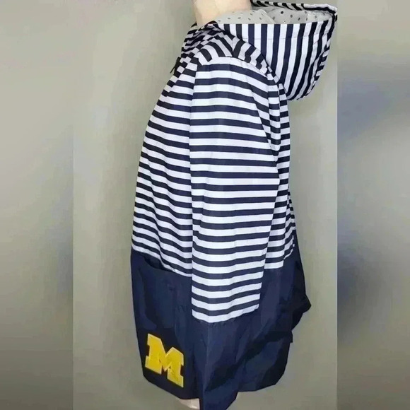 GameDay Michigan Wolverings Blue & White Stripped Hooded Lightweight Jacket Sz M - Picture 8 of 10